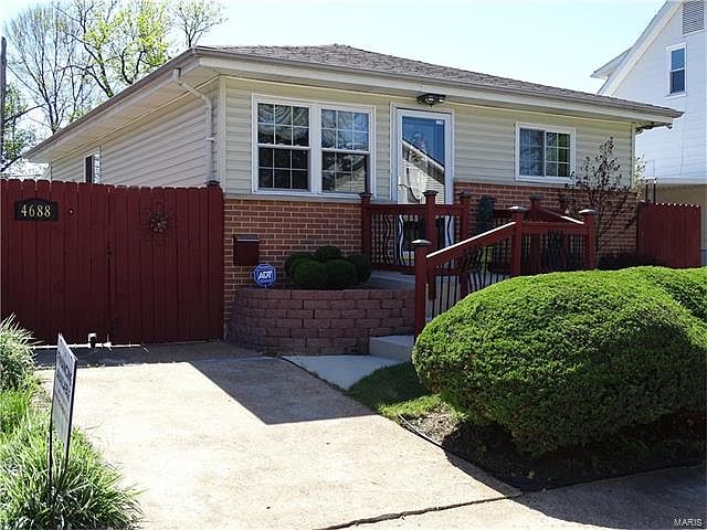 1st image of 4688 Allemania St