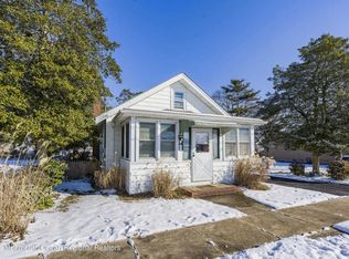 27 E Lakewood Ave, Ocean Gate, NJ 08740