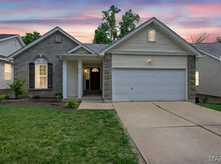 457 Winter Bluff Dr, Fenton, MO