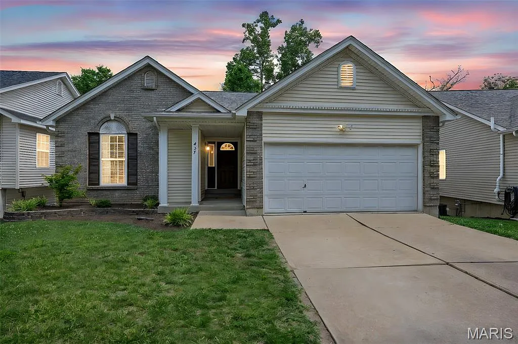 457 Winter Bluff Dr photo 1