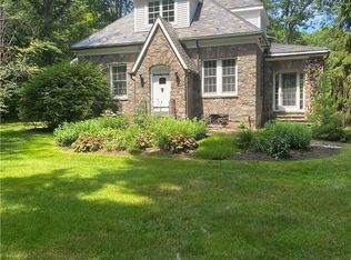 163 Goose Pond Rd, Skytop, PA 18357