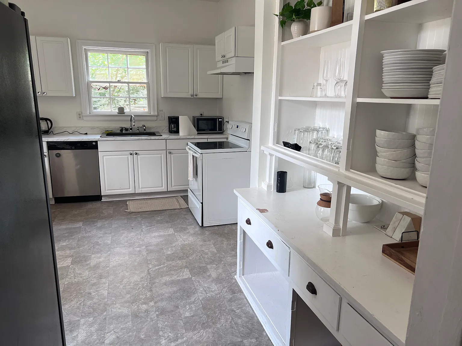 203 W Trinity Ave — Photo 3