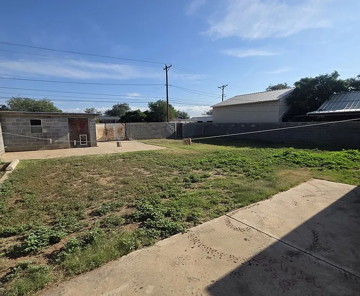 3218 Thomas Ave — Photo 24