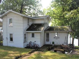 8213 E Wade Ln, North Webster, IN 46555