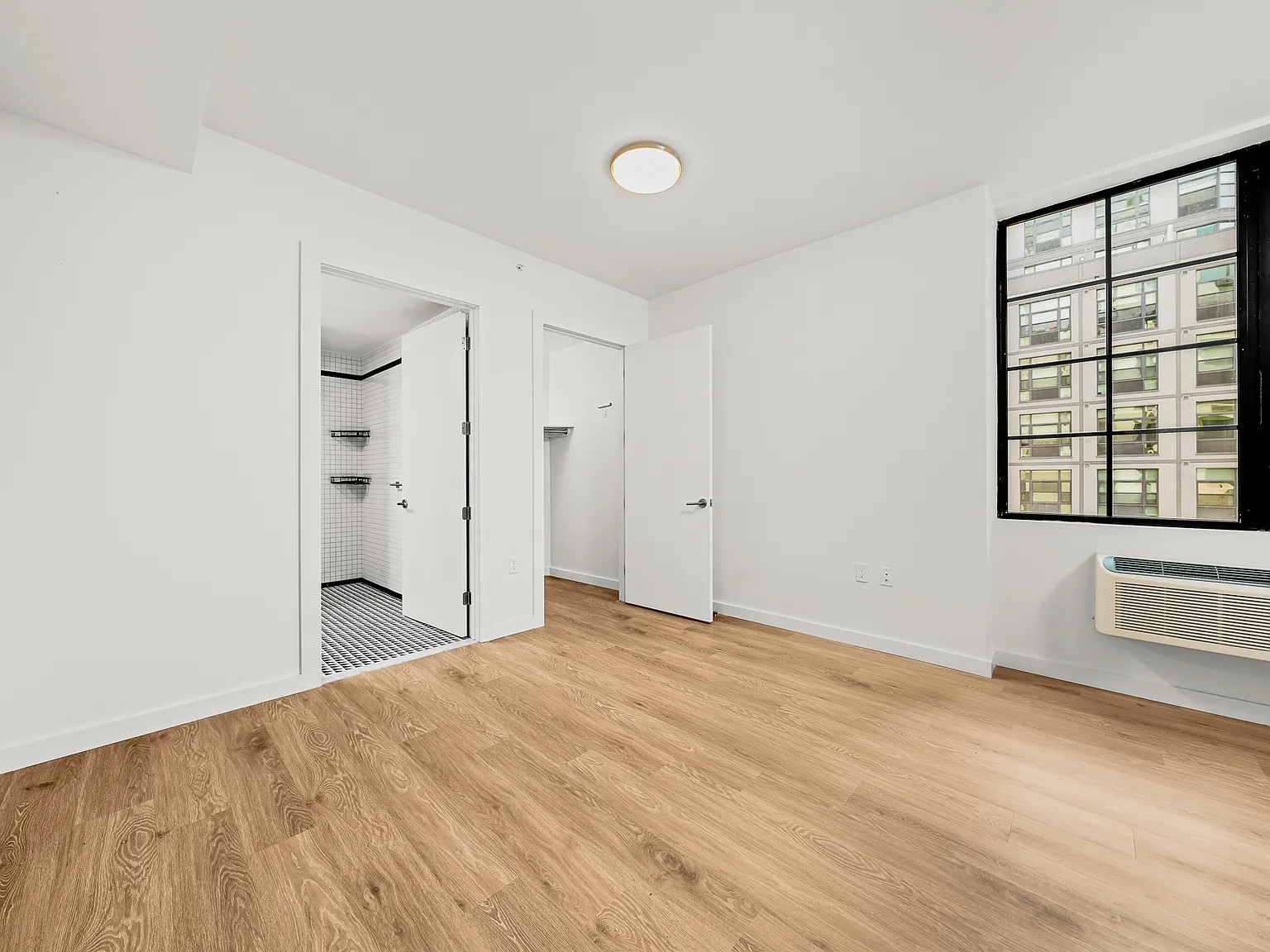40 Bruckner Boulevard — Photo 2
