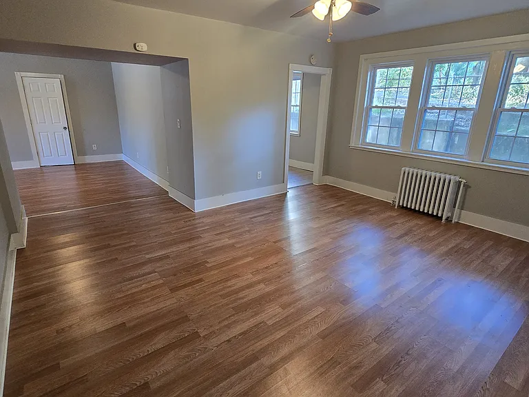 300 W Elm St — Photo 20