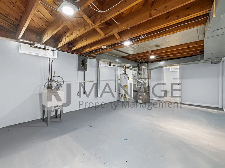 8417 Colonial Ln — Photo 23