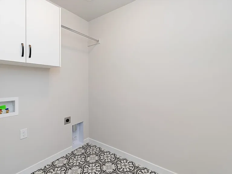 1761 E Hadler St — Photo 27