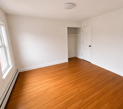 112 Windmill St Photo 1