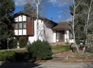 2813 Country Club Cir, Colorado Springs, CO 80909