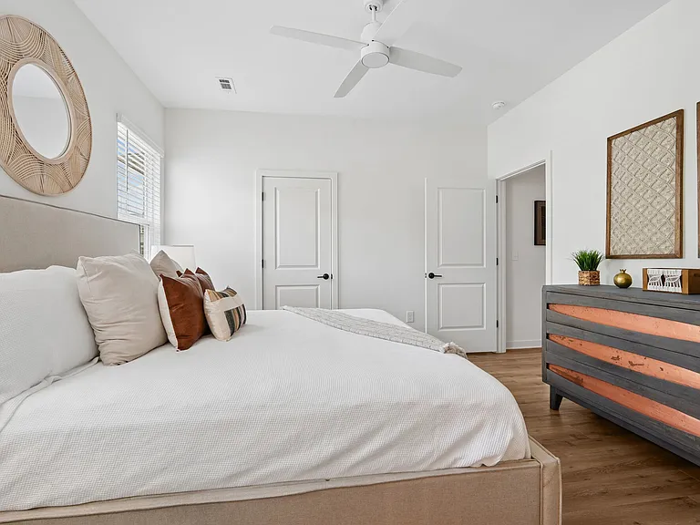Hamlet Huntersville - Homes & Townhomes for Rent — Photo 24