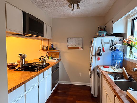 Kitchen with gas range