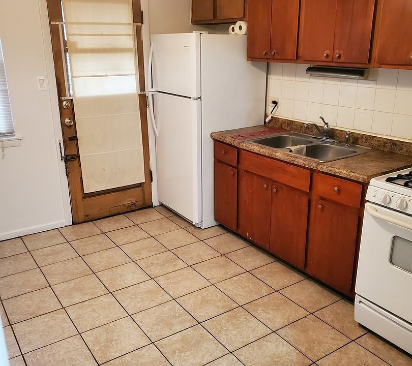 2nd image of 2153 119th St #2S