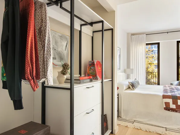 650 East 6th Street image 8 of 9