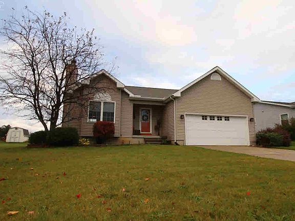 2nd image of 3055 Blue Grass Ln