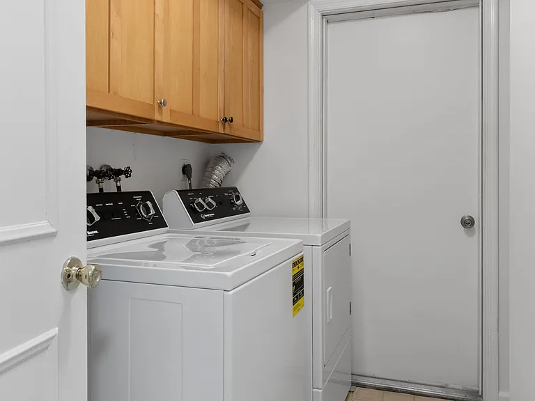 272 Yale Ct — Photo 57