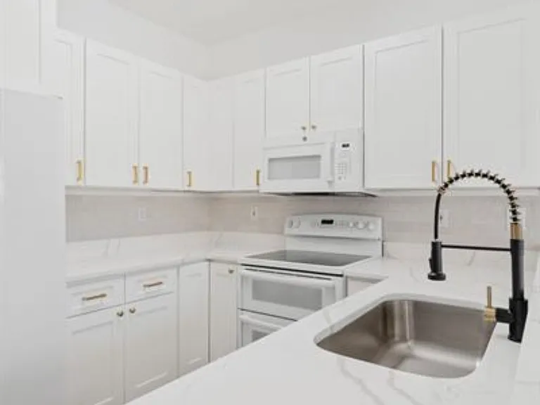 11585 NW 18th Pl — Photo 11