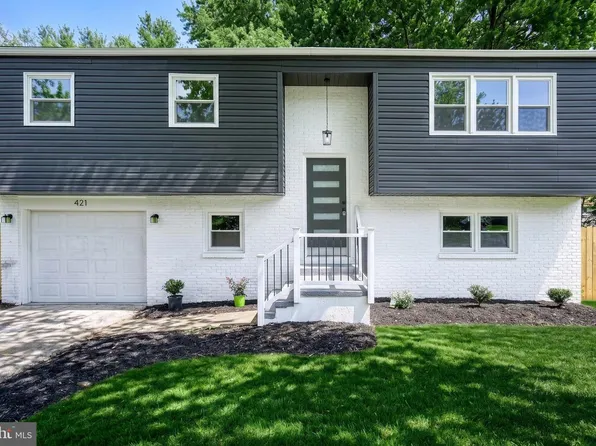 421 Fairway Dr, Mechanicsburg, PA 17055