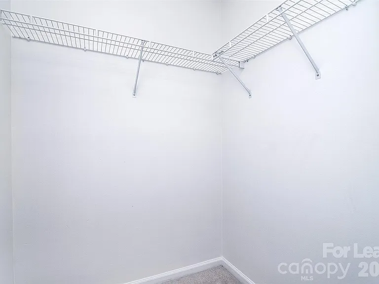 550 Carlisle Dr — Photo 12
