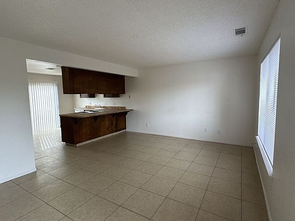 3rd image of 2021-2025 S Tracy Ct