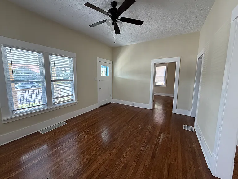 921 Edgemont Ave #921 — Photo 14