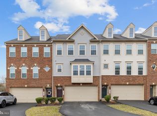 7027 Kona Dr, Gainesville, VA 20155