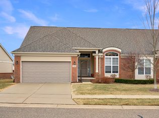 21868 Kensett Dr, Macomb, MI