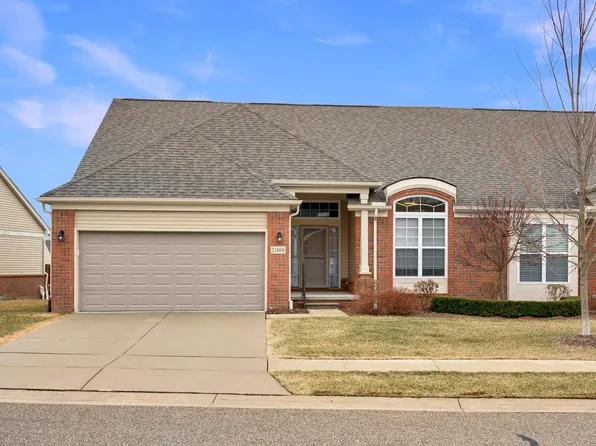 21868 Kensett Dr, Macomb, MI 48042