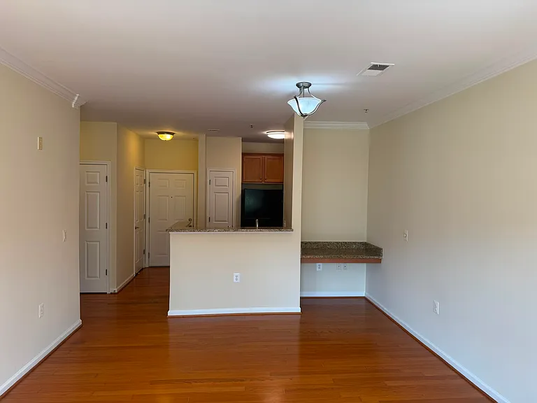 3810 Lightfoot St #109 — Photo 8