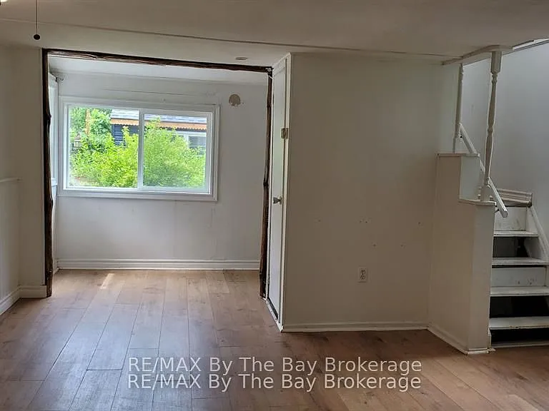 23 Glen St — Photo 12