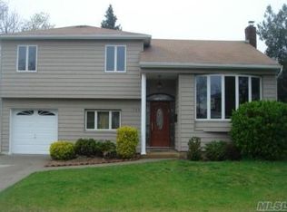 113 Colony Ln, Syosset, NY 11791