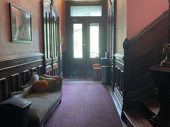 The building I'd cleaned professionally and very quiet