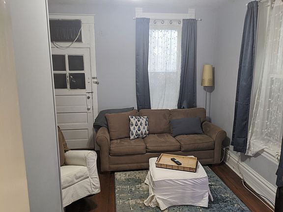 3rd image of 1725 N Ashland Ave APT 1R