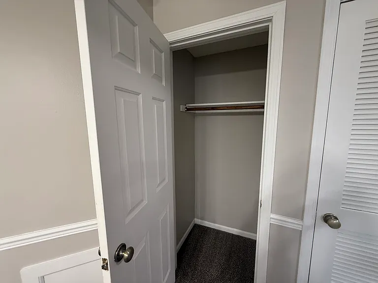 Lake Shore Apartments — Photo 47