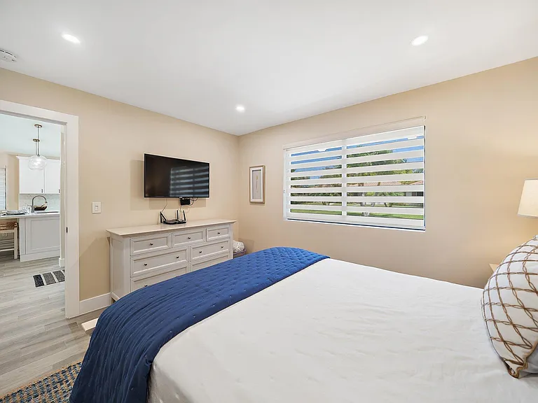821 Club Dr — Photo 16