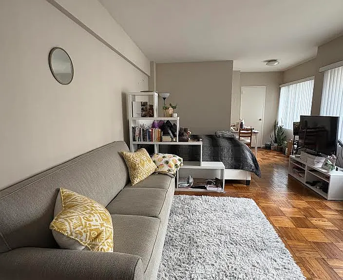 2141 I St NW #812 — Photo 2