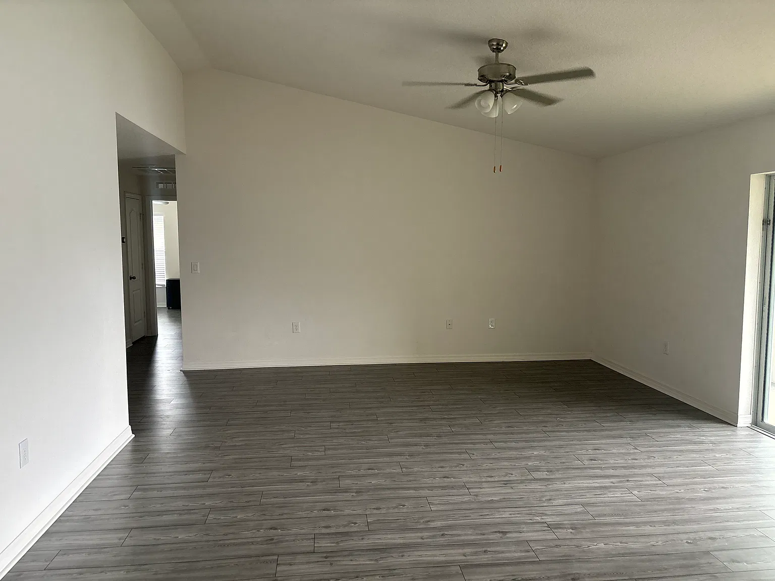 4 bed, 1684 sqft, $2,000 — Photo 3