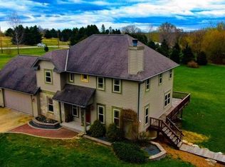 6135 Land Of Oz Ln, West Bend, WI 53002