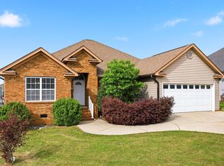 8475 Lexie Ln, Ooltewah, TN 37363
