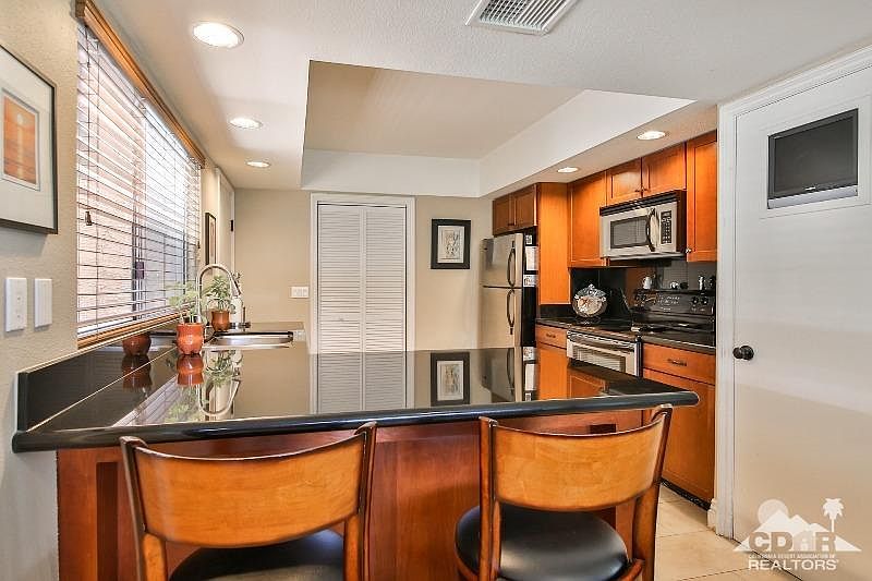 2nd image of 48902 Quercus Ln