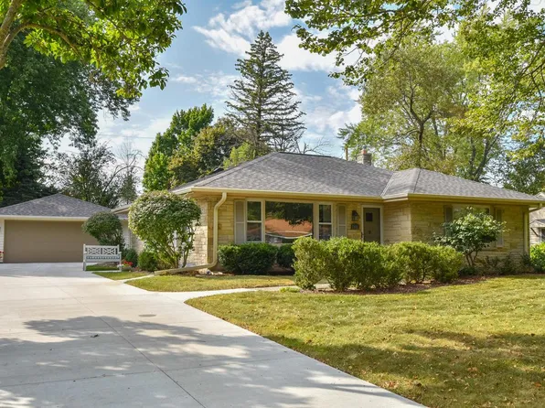 7401 North Mohawk ROAD, Fox Point, WI 53217