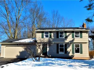 813 Tinker Tavern Rd, Webster, NY 14580