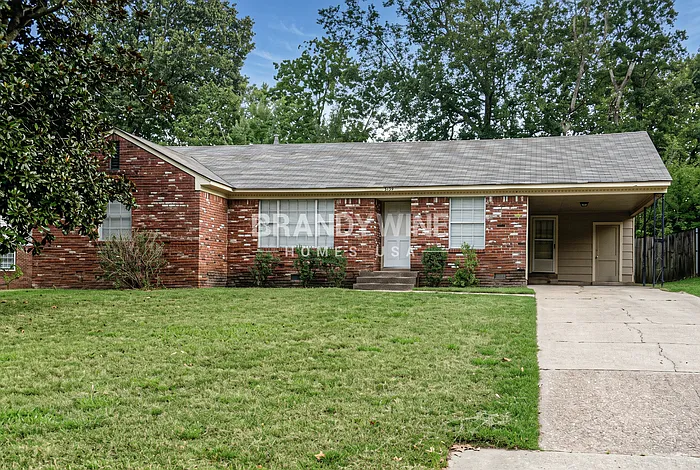 3 bed, 2.0 bath, 1614 sqft, $1,675 — Photo 2