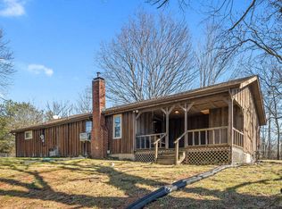 785 W 12th St, Chickamauga, GA 30707