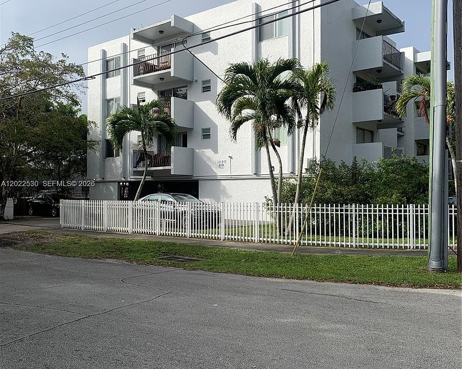 1st image of 1090 NE 129th St APT 202