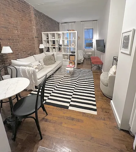 110 Thompson St #4C Photo 1