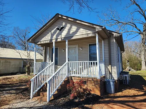 200 Cox St Photo 1