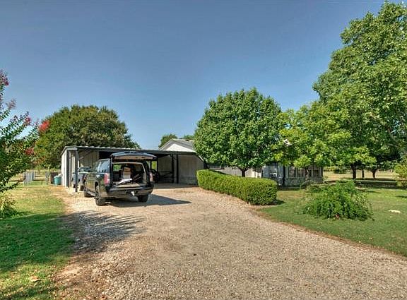 4th image of 20501 Quiet Oaks Ln