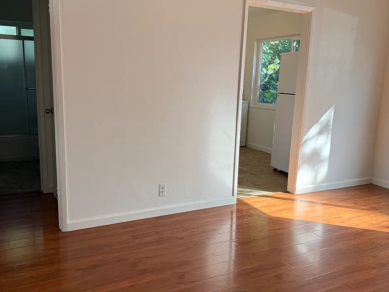 1280 Mastic St #1280 — Photo 16