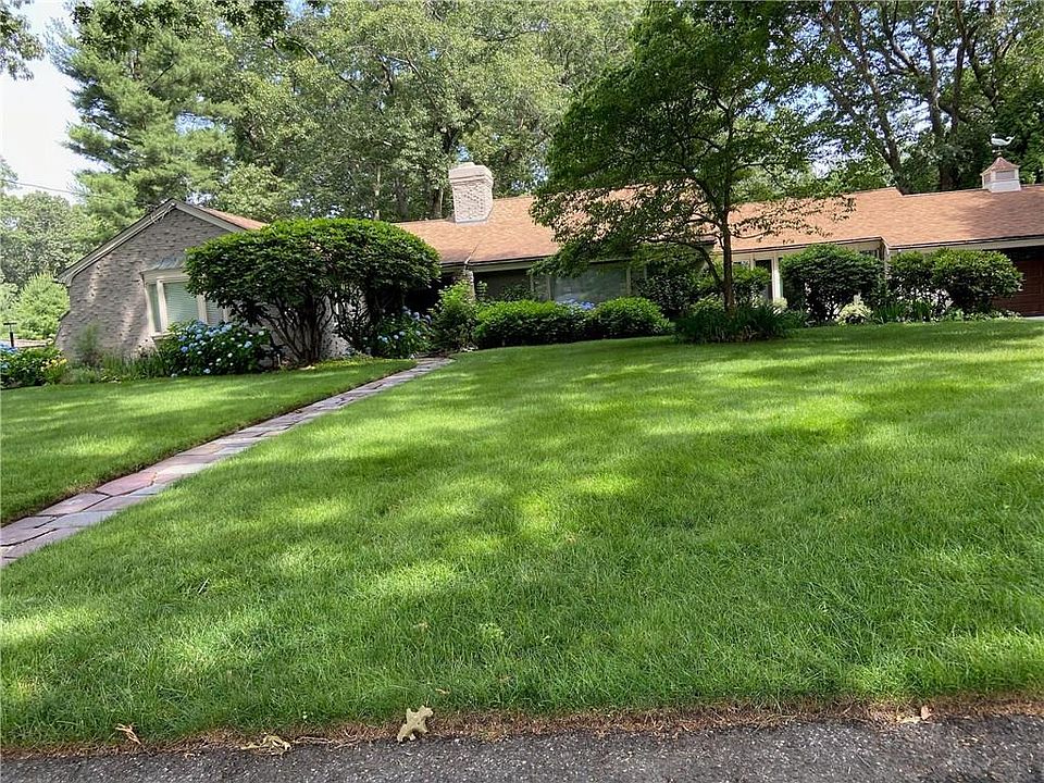 137 Squantum Dr, Warwick, RI 02888 Zillow